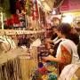 Ramzan Bazar may bhi khawateen ka hajoom